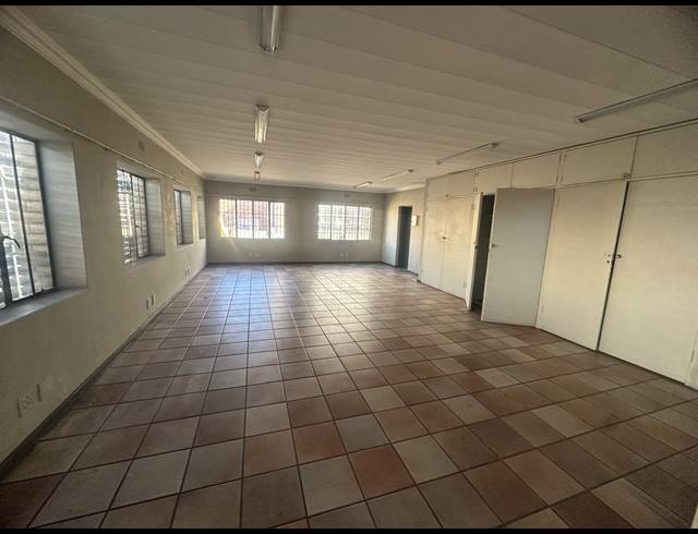 1,850M² WAREHOUSE FOR SALE IN CHLOORKOP
